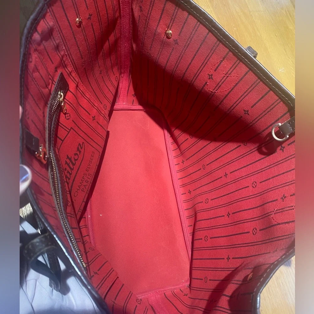 Louis Vuitton Neverfull MM - Picture 6 of 12